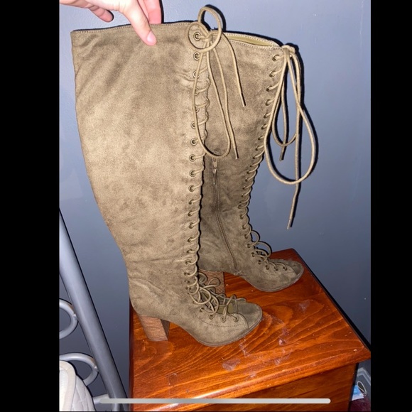 Knee high heels - Picture 2 of 5